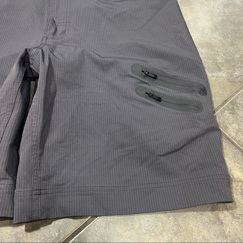 Lululemon Athletica Cadence Men 38 Gray Performance Shorts Stretch Pockets - Picture 9 of 9